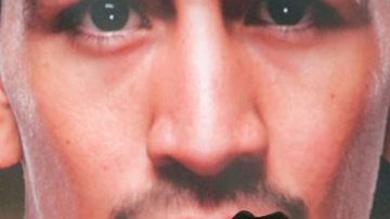 Leo Santa Cruz vive días de angustia por la grave enfermedad de su padre y manejador, José (izq.).