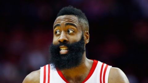 James Harden se queda en Houston.