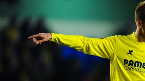 Tras su paso por Sevilla y Villarreal, Suárez vuelve al club catalán que ve en él ya no una promesa sino toda una realidad.