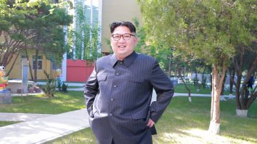 La carencia de datos duros sobre los que ocurre en Pyongyang ha llevado a muchos rumores como, por ejemplo, el que afirma que Kim Jong un es adicto al queso suizo después de haber vivido durante su infancia en ese país.