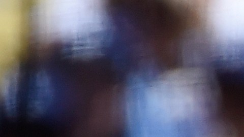 Adrián González conecta un jonrón en el juego del domingo que los Dodgers ganaron contra San Diego.