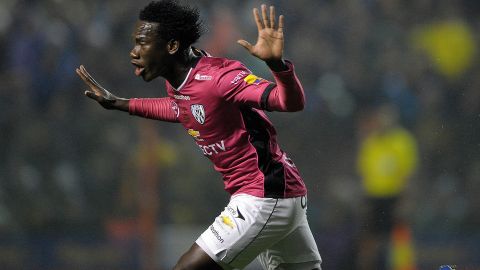 Luis Caicedo celebra tras anotarle al Boca Juniors.