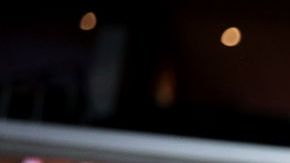 Simpatizante demócrata sostiene cartón con cara de Hillary Clinton, candidata demócrata a la presidencia de EEUU.
