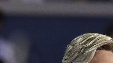 Clinton dijo que la exposición de los hechos plantea interrogantes sobre la interferencia rusa en las elecciones y en la democracia americana.