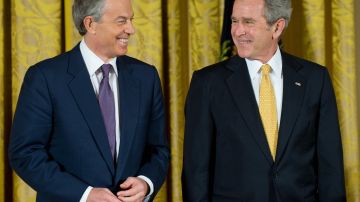 Blair tuvo gran influencia sobre las políticas de Bush antes, en medio y después de la invasión a Irak.