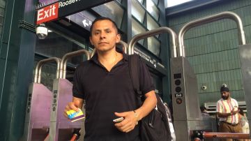 Samuel Hernández está cansado de ver como en los últimos meses el servicio de trenes de Nueva York se ha ido deteriorando
