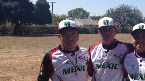 Jugadores del equipo Abejorros de Aguascalientes se encuentran varados en Los Ángeles tras venir a jugar un torneo.