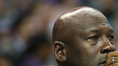 Michael Jordan rompe el silencio y pide parar con la violencia.