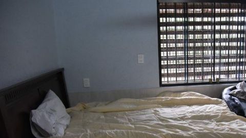 La habitación de Pavao tenía una banda caminadora de ejercicios.