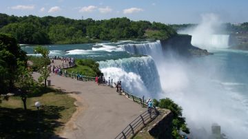 El 24 de julio, el programa 'Latino Conservation Week' te lleva de excursión a las Cataratas de Niagara.