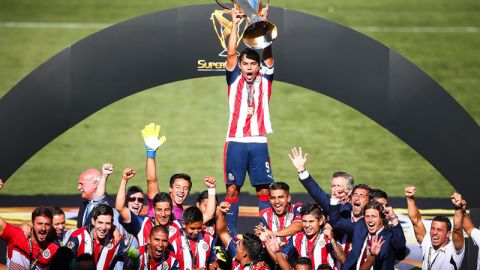 Omar Bravo campeon