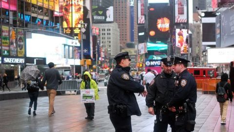 También otras naciones emiten alertas de viaje hacia EEUU.