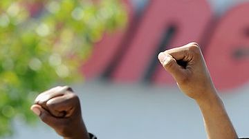 Panteras NegrasImage copyrightGETTY IMAGES
Image caption
Acción y reacción: El aumento de casos de ciudadanos negros muertos a manos de la policía de Estados Unidos ha impulsado la proliferación de grupos separatistas.