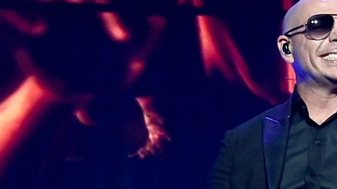 El cantante de origen cubano también habló sobre su orgullo latino en la misma entrevista.