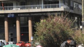 Jihad Diyab parado con muletasImage copyrightAFP/GETTY IMAGES
Image caption
Jihad Diyab en Montevideo en una foto de archivo del 8 de septiembre de 2015.