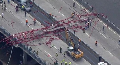 Se estima que el puente lo cruzan unos 138,000 vehículos cada día.
