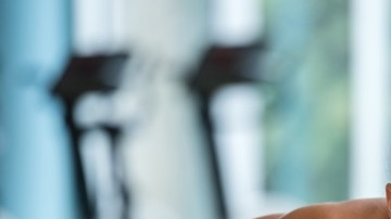 Los ejercicios, como las lagartijas, cuyos movimientos trabajan varios músculos a la vez son los más efectivos para tonificar el cuerpo.