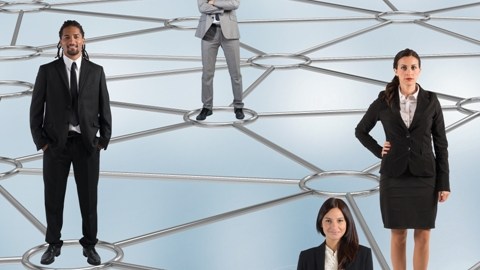 Las redes sociales funcionan como un primer filtro de contratación./Shutterstock