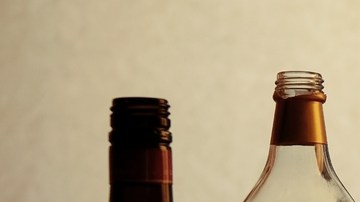 El alcoholismo es un grave problema que hay que abordar para poder superarlo.