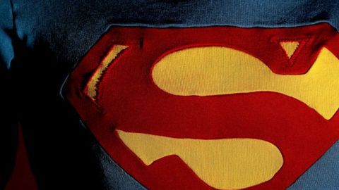 Superman recarga su energía con la radiación de los rayos del Sol. Foto: Getty