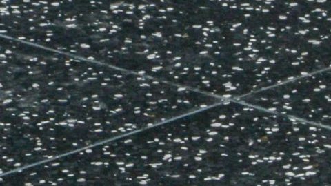 Vista de la Estrella de Donald Trump en el Paseo de la Fama de Hollywood, California. Un desconocido había construido un muro de hormigón de color gris alrededor de ella, rematada con alambre de espino. Donald Trump aceptará formalmente la nominación del Partido Republicano como su candidato presidencial en las elecciones de 2016, durante la Convención del partido repunlicano que termina hoy./ EFE