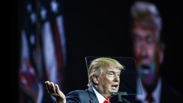 Donald Trump durante un evento conservador en Denver, Colorado.