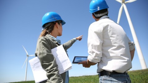 Buena parte de las energías limpias están generando nuevos tipos de empleos./Shutterstock