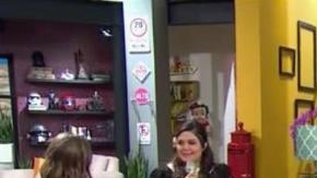 Yuridia tuvo que poner su mejor cara y disimular lo incómoda que estaba.