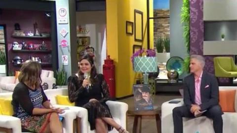 Yuridia tuvo que poner su mejor cara y disimular lo incómoda que estaba.