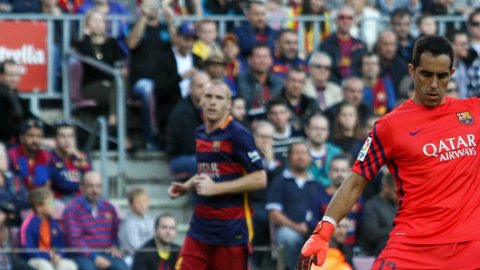 Claudio Bravo aseguró un jugoso contrato y titularidad con el City.