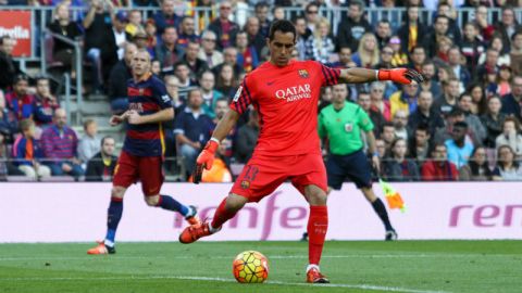 Claudio Bravo aseguró un jugoso contrato y titularidad con el City.