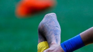 Brasil y Neymar decepcionaron en su debut en Río 2016.