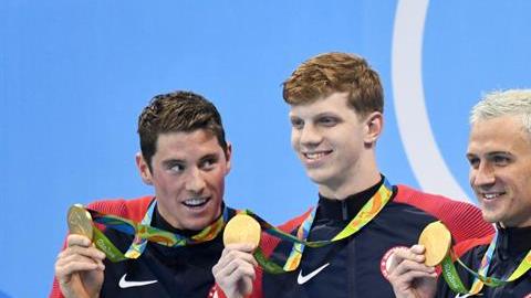 El equipo de relevo 4x200 libre de natación de Estados Unidos.
