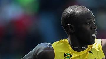 Usain Bolt en acción en los 100 metros.