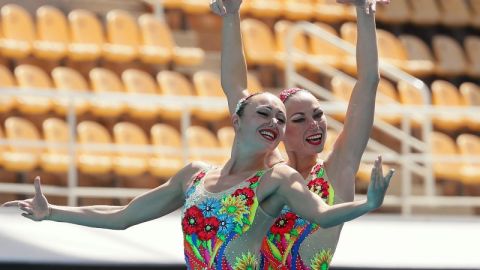 Lolita Ananasova y Anna Voloshyna, dueto de nado sincronizado de Ucrania.