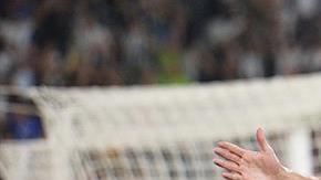 Higuaín festeja el gol del triunfo en su debut con la Juventus.