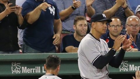 Alex Rodríguez fue abucheado en su última visita al Fenway Park de  Boston.