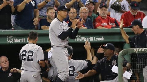 Alex Rodríguez fue abucheado en su última visita al Fenway Park de  Boston.