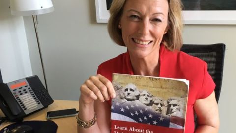 La corresponsal de la BBC en Nueva York, Laura Trevelyan, se está postulando a la ciudadanía de Estados Unidos después de haber vivido 12 años en el país.