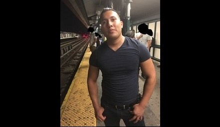 Esta es la foto del sospechoso tomada de cámaras de seguridad que suministró el NYPD.