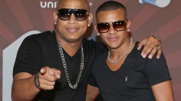 El dúo cubano vuelve con "Más Macarena", una versión del popular tema de Los del Río.