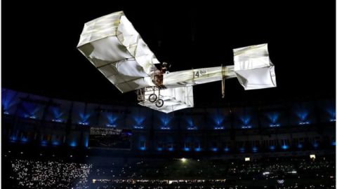 El 14-Bis de Santos Dumont fue protagonista de la ceremonia inaugural de las Olimpiadas de Río 2016.