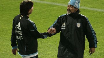 Messi y Maradona en un entrenamiento de la selección de Argentina.