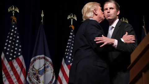 Eric Trump defendió los comentarios de su padre sobre los progenitores del capitán estadounidense Humayun Khan.