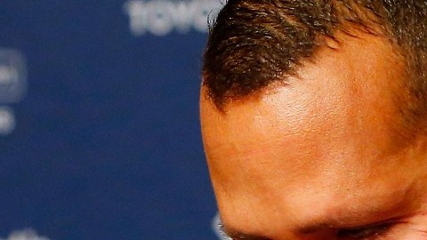 Con lágrimas en el rostro, Alex Rodríguez anunció su retiro este domingo.