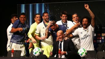 El momento chusco con los jugadores del Madrid y su entrenador Zinedine Zidane.