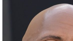 Johnson se ha referido a sus compañeros de reparto como "cobardes y flojos".