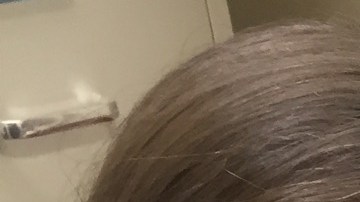 Kendal Nystedt, abogada de Inmigración de Make the Road NY, advierte a las personas indocumentadas que no se dejen engañar sobre la llamada Ley de los 10 años. Así lucen los recibos de la oficina de Asilo que reciben muchos de los que caen en esa trampa