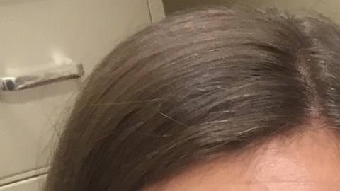 Kendal Nystedt, abogada de Inmigración de Make the Road NY, advierte a las personas indocumentadas que no se dejen engañar sobre la llamada Ley de los 10 años. Así lucen los recibos de la oficina de Asilo que reciben muchos de los que caen en esa trampa