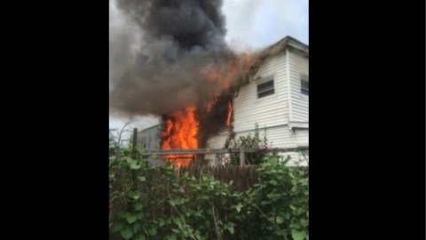 El incendio ocurrió en la calle Este 235 con avenida Carpenter, de El Bronx.